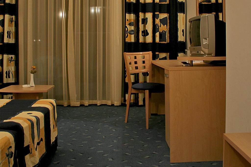Aqua Azur Hotel Святые Константин и Елена Номер фото